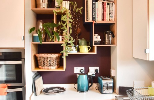 Portobello Apartment | Coastal Mid-Century Sanctuary. 100m to Portobello Beach. Sea Views. Free Parking