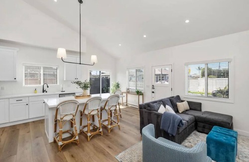 Del Aire House | Coastal Modern 3/2, Pet Friendly, AC, WIFI - Conveniently located home!