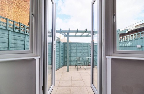 Walton on the Naze Apartment | Coastal Nest - Premium flat,3 Minutes to the Beach