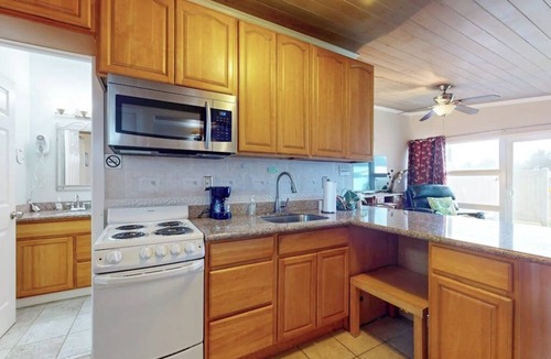 Copalis Beach Condo | Coastal pool view condo with shared hot tub & beach trail access, dog-friendly