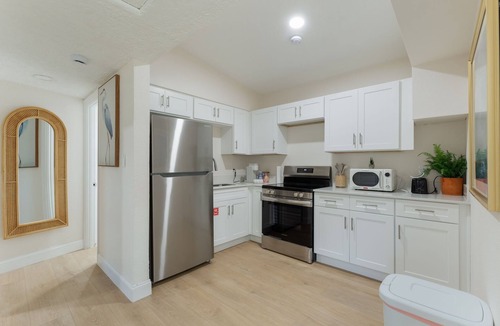 Parsuns To Cocoa Beach Apartment | Coastal Reef Retreat in Cocoa Beach