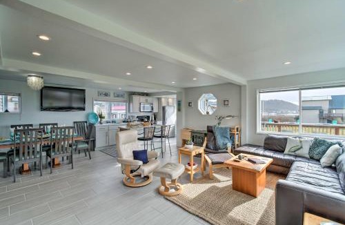 Pacific Beach House | Coastal Retreat: Deck, Ocean Views + Walk to Beach