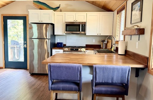 Waldport Cabin | Coastal Tiny House with Private Deck Near Oregon Coast Beaches, Oregon