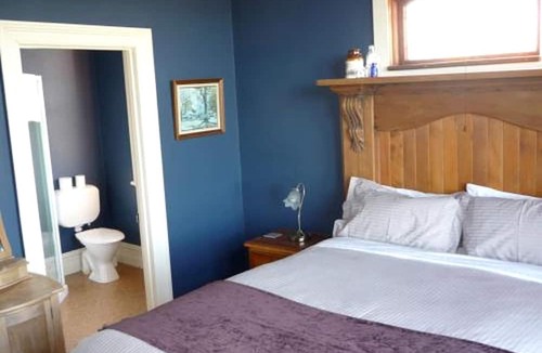 Papatowai Cabin | Coastal Vacation Rental Nestled near the Otago Peninsula in South Island