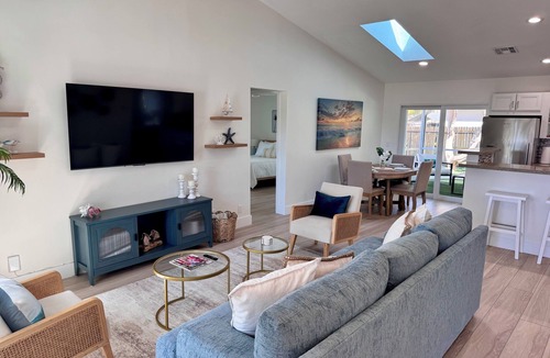 North Palm Beach Heights House | Coastal Wave Oasis