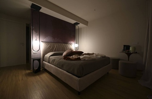 Municipio 3 Apartment | COBALTO Room- Aurisea Luxury Stays