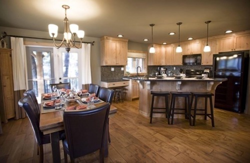 Edgewater Cottage | Cobblestone Cottage, Stay 3 nights, pay for 2 nights, Hot Spring Passes Incl.*