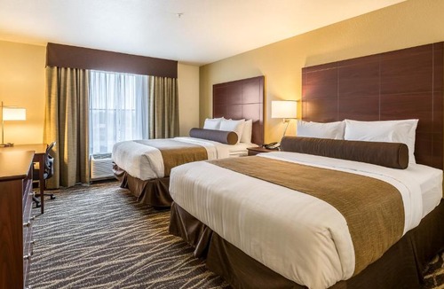 Chippewa Falls Hotel | Cobblestone Hotel & Suites - Chippewa Falls