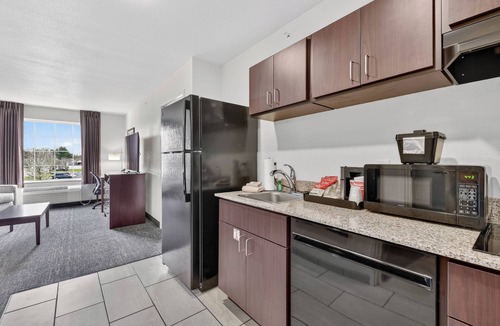 Eaton Hotel | Cobblestone Hotel & Suites - Eaton