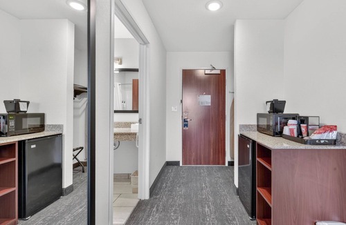 Eaton Hotel | Cobblestone Hotel & Suites - Eaton