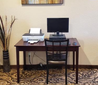 Clarion Hotel | Cobblestone Inn & Suites - Clarion
