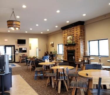 Manning Hotel | Cobblestone Inn & Suites - Manning