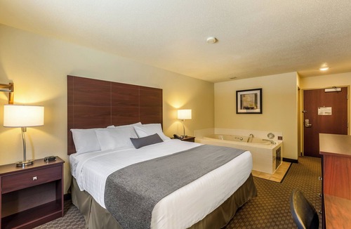 Merrill Hotel | Cobblestone Inn & Suites Merrill