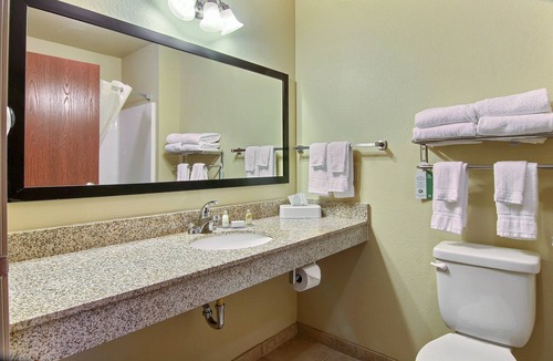 Winterset Hotel | Cobblestone Inn & Suites - Winterset, IA