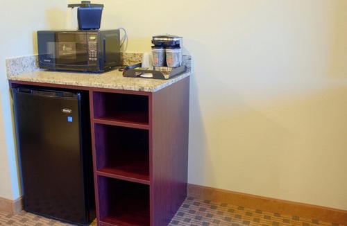 Winterset Hotel | Cobblestone Inn & Suites - Winterset, IA