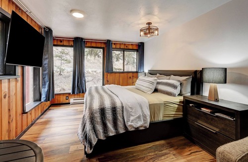 Idaho Springs Condo | Cobblestone: Relax and Play Creekside Studio Condo