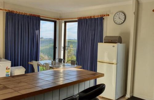 Cobden House | Cobden Crest Cottages