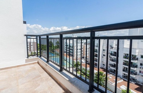 Abraao Apartment | Cobertura Beira Mar com Piscinas, Academia, Quadra de Tênis e 4 vagas de garagem