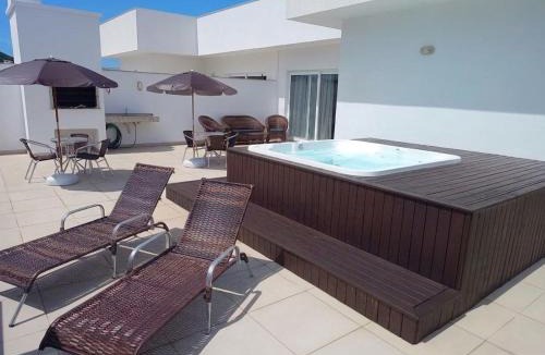 Ingleses Sul Apartment | Cobertura com SPA Privativo - 3 Suítes - 8 pessoas - 50 metros do Mar - Mirante Home Club