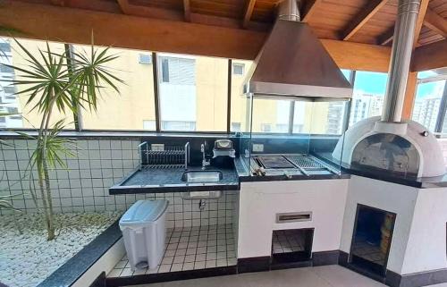 Barra Funda Apartment | Cobertura Duplex com Piscina - Praia Pitangueiras - Beach Host