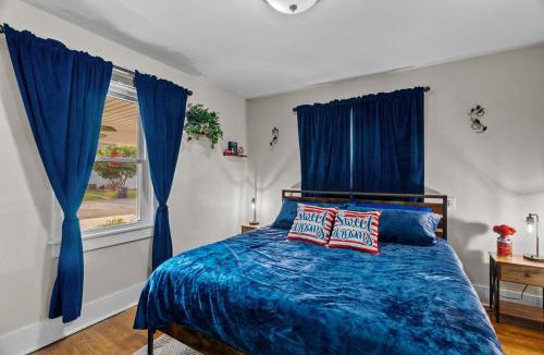 Pacific House | Coca Cola Cottage - Stay & Play Near Purina Farms - Dog Friendly