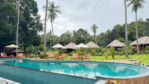 Nuea Khlong Resort | COCO Canopy Boutique Resort