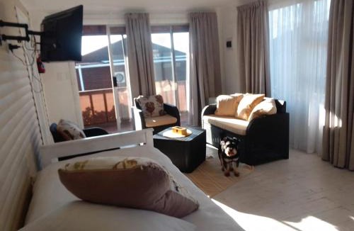 Lambert's Bay Villa | CoCo de Mer - Self Catering Log 2