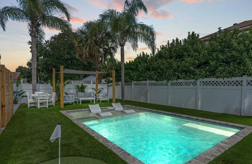 Jacksonville Beach House | Coco Villa: Luxury stay, Heated Pool, 3 Blocks to Beach