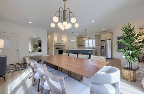Hummelstown House | Cocoa Chateau: Sleeps up to 10, hot tub, 5 min to Hershey