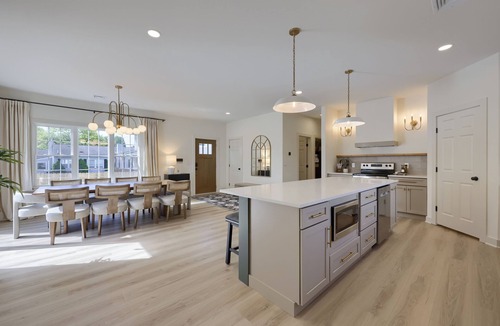 Hummelstown House | Cocoa Chateau: Sleeps up to 10, hot tub, 5 min to Hershey