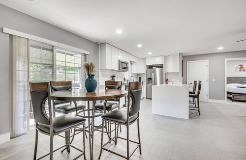 College Manor House | Cocoa Home w/Large Yard: 3 Mi to Indian River!