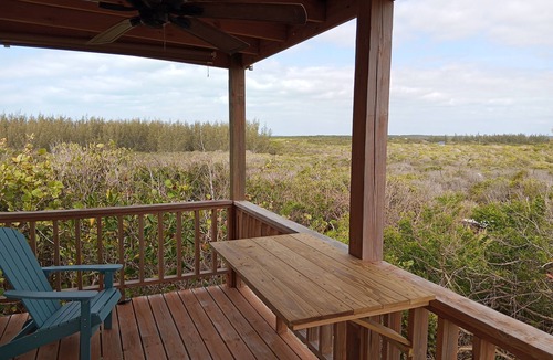 Gregory Town Cottage | Cocolobba Cottage by the Sea in Whale Point