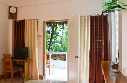 Manoc-Manoc Hotel | CocoLoco Boracay Beach Resort