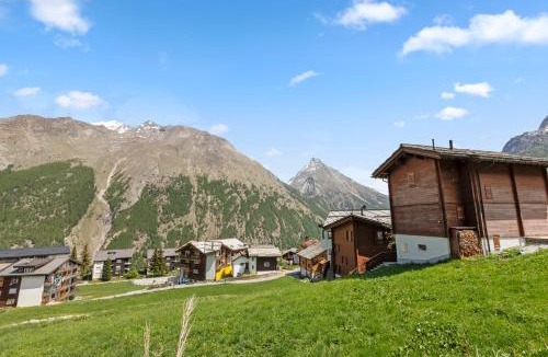 Saas-Fee Apartment | Cocon alpin avec sauna privé et vue incroyable