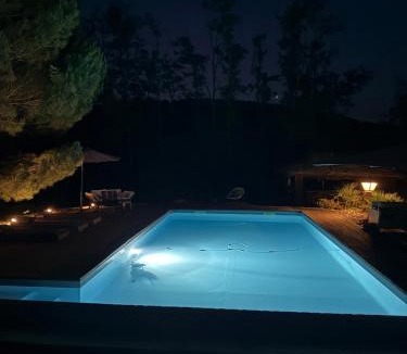 Lusignan-Petit Bed & Breakfast | Cocon de Verdure Suite avec piscine & lit King Size 2mx2m Table d'Hôtes proche Agen Nérac Villeneuve