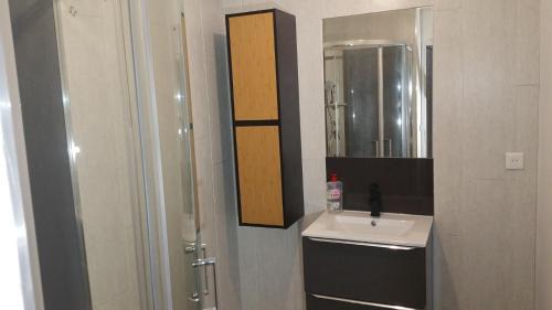 Saint-Senier-sous-Avranches Apartment | Cocon au calme - A fleur d'Avranches