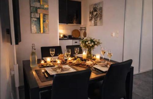 La Joliette Apartment | Cocon marseillais Silo balcon, clim & parking