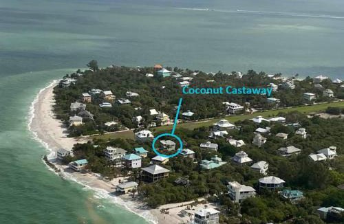 Jose's Hideaway House | Coconut Castaway - Ocean Views, Walk to Beach, Golf Cart, Club Pool