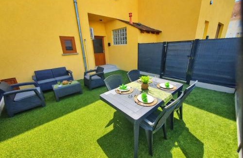 Holtzwihr Apartment | COCOON SPA-4 Pers-Jacuzzi-Parking-Jardin-Clim-Colmar