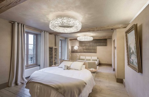 Chatte House | Cocoon suite in a former silk factory A la Galicière