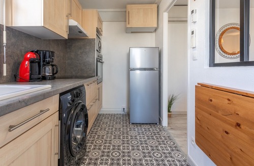 Frejus Plage Apartment | Cocooning – Your Peaceful Haven Just 10 Minutes’ Walk from Fréjus Beaches