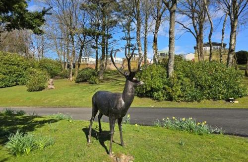 Girvan House | Cocos haven