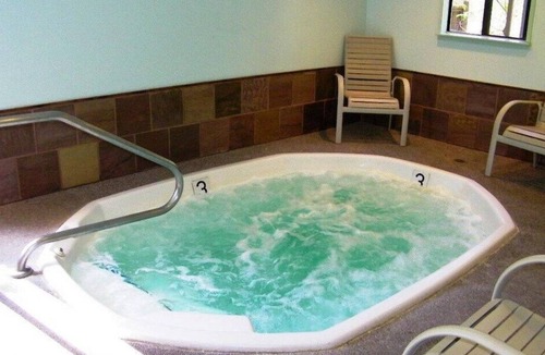 Incline Village Condo | Coeur-Du-Lac Townhome | Shared Hot Tub & Pool