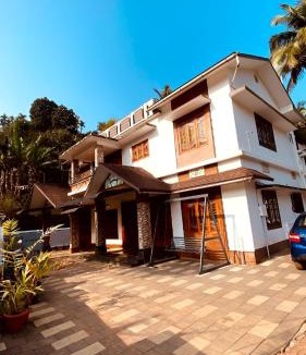 Thariyode Villa | Coffeehut Pool Villa