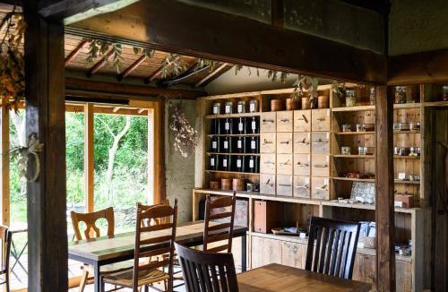 Tenri Cabin | cofunia - Five Elements Retreat on the Yamanobe Trail