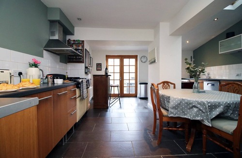 Adamsdown House | Cohost Partners Modern Retreat in Cardiff
