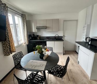 Avranches Apartment | Coin de paradis avec spa illimité en plein centre Avranches