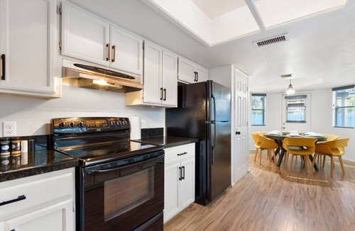 Gilbert House | Cold AC Pool 3BR 2BA Near DT Gilbert