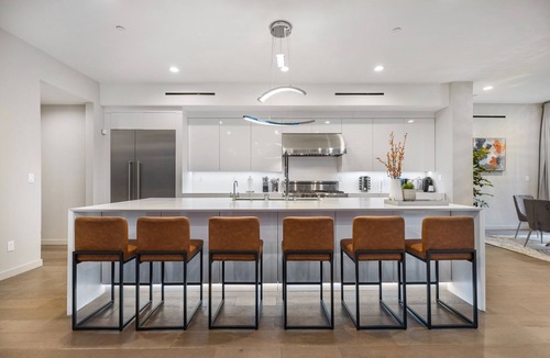 Beverly Hills Villa | Coldwater Canyon - A Sophisticated & Elegant Estate