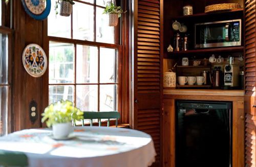Buda House | Cole Springs Historic Cottage